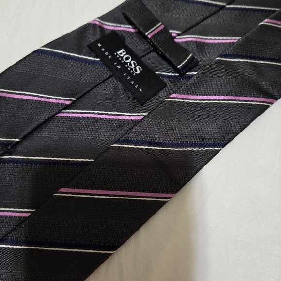 Hugo BossNWOT silk tie Charcoal gray, purple and navy/white thin stripe GORGEOUS - Picture 3 of 7